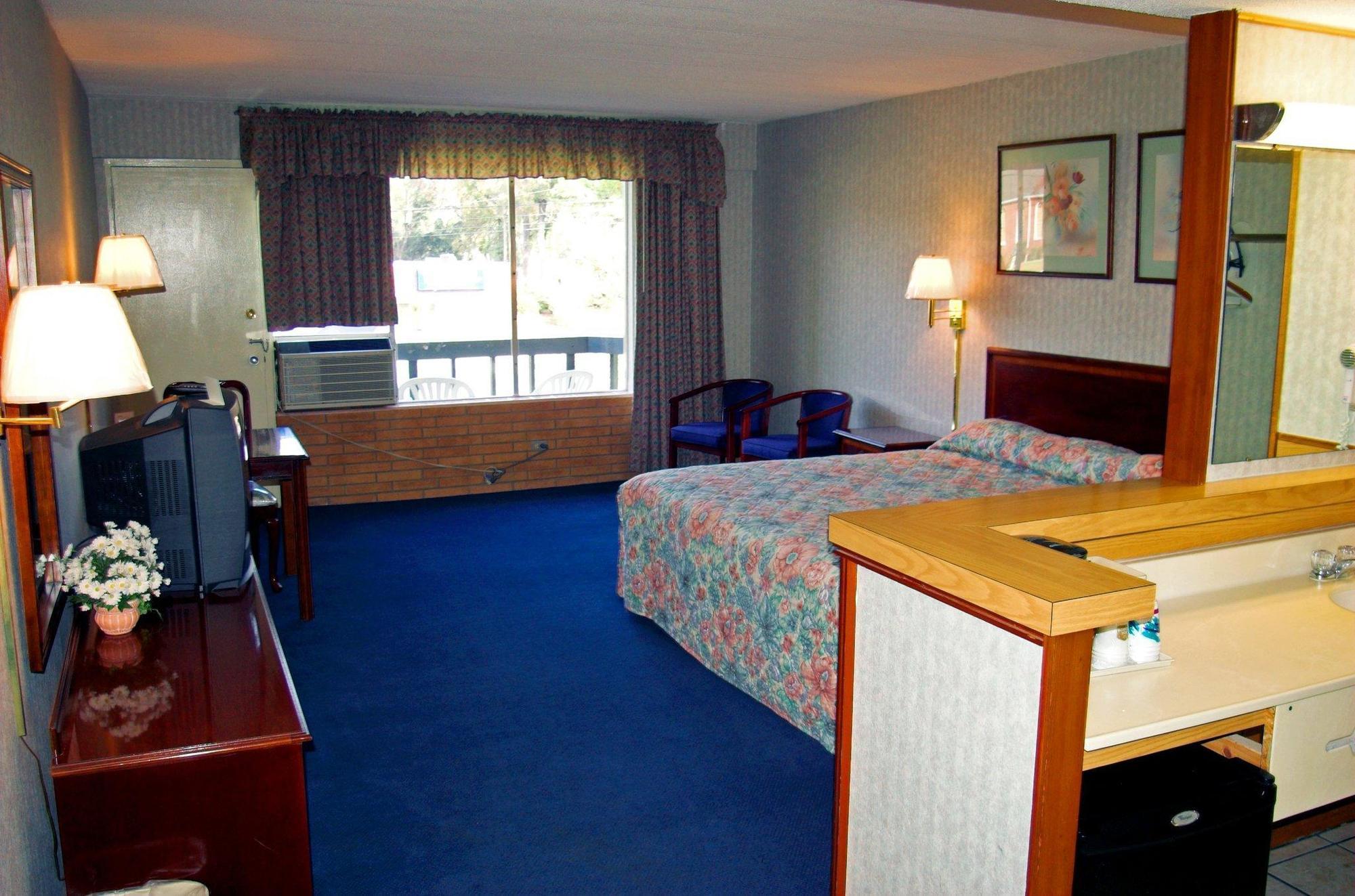 The Carolinian Inn Уилмингтон Экстерьер фото